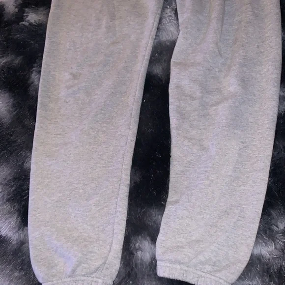 Womens xs uniqlo sweatpants - Picture 3 of 7